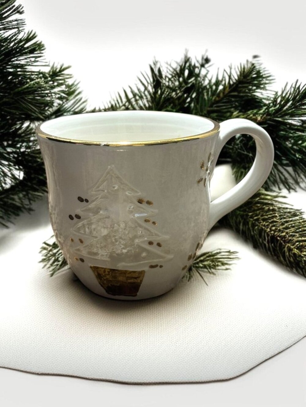 Ceramic Holiday Christmas Tree Mug With Gold Accents - Made In Italy